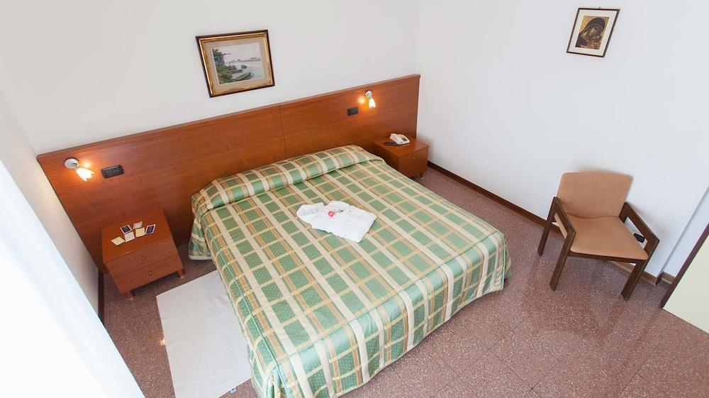 Hotel Rossini Tabiano Terme Exterior foto