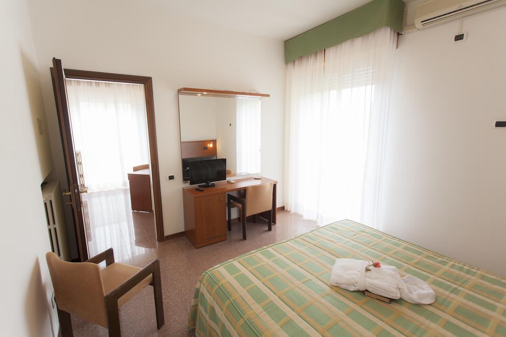 Hotel Rossini Tabiano Terme Exterior foto