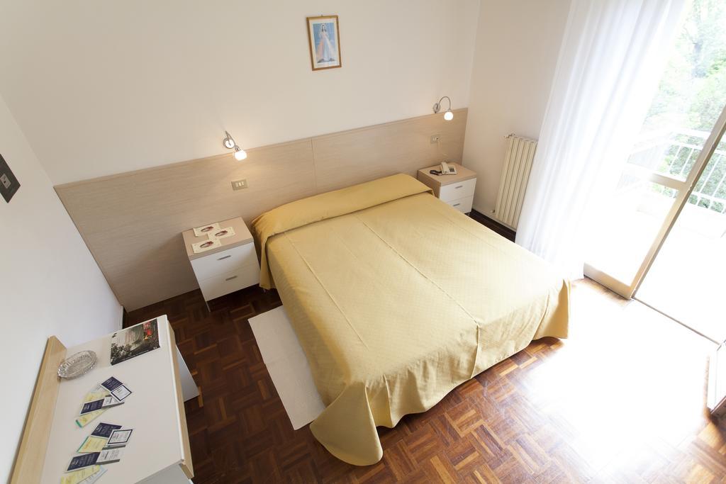 Hotel Rossini Tabiano Terme Exterior foto